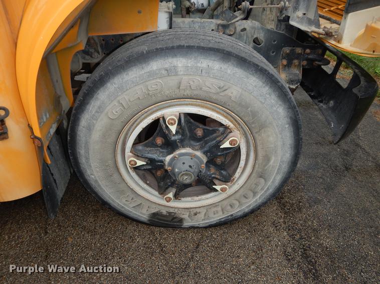 image for item DB8345 1995 International 3800 Thomas school bus