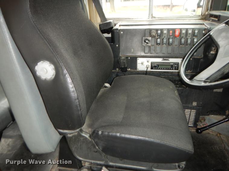 image for item DB8345 1995 International 3800 Thomas school bus