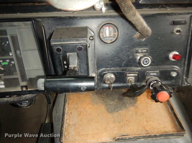 image for item DB8345 1995 International 3800 Thomas school bus