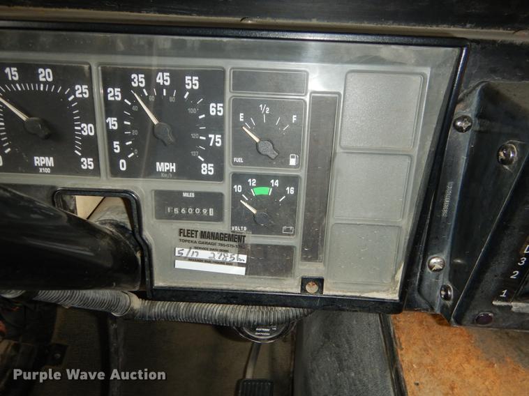 image for item DB8345 1995 International 3800 Thomas school bus