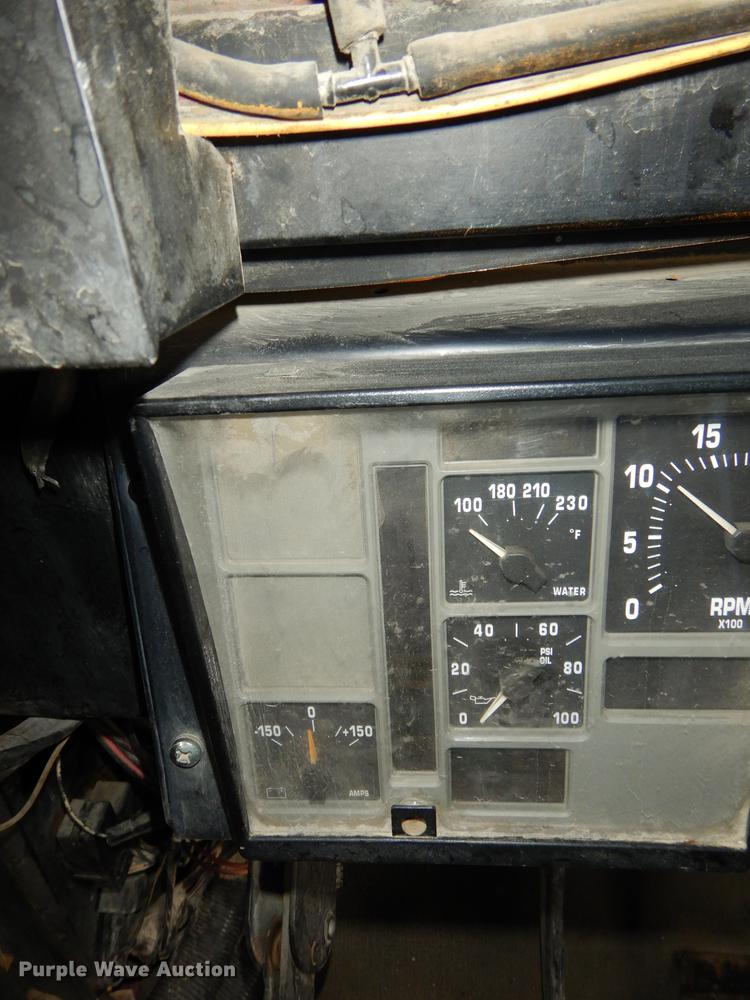 image for item DB8345 1995 International 3800 Thomas school bus