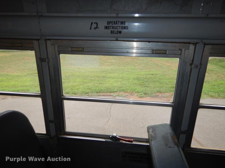 image for item DB8345 1995 International 3800 Thomas school bus