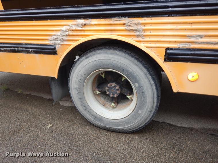 image for item DB8345 1995 International 3800 Thomas school bus