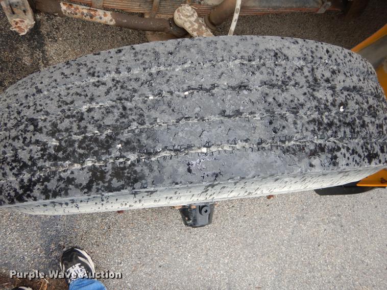 image for item DB8345 1995 International 3800 Thomas school bus