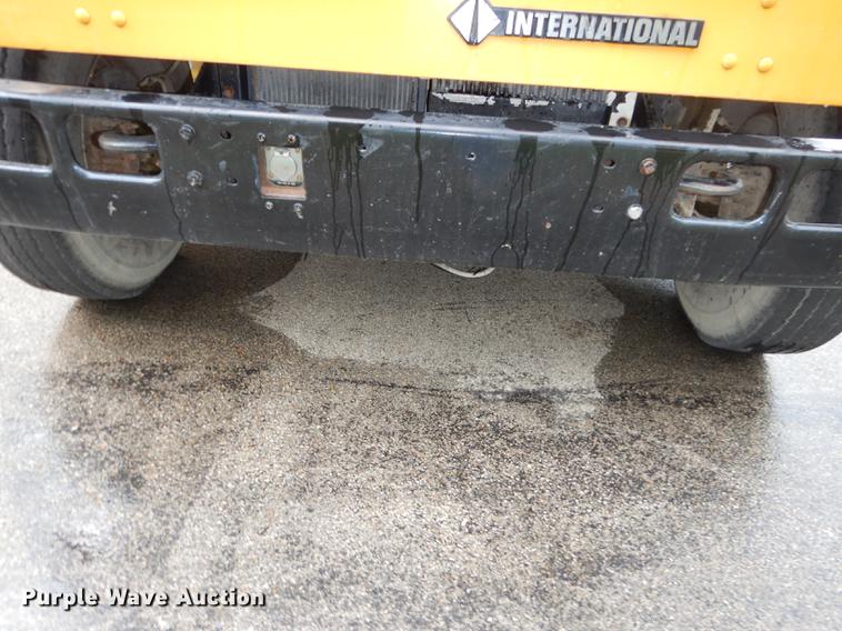 image for item DB8345 1995 International 3800 Thomas school bus