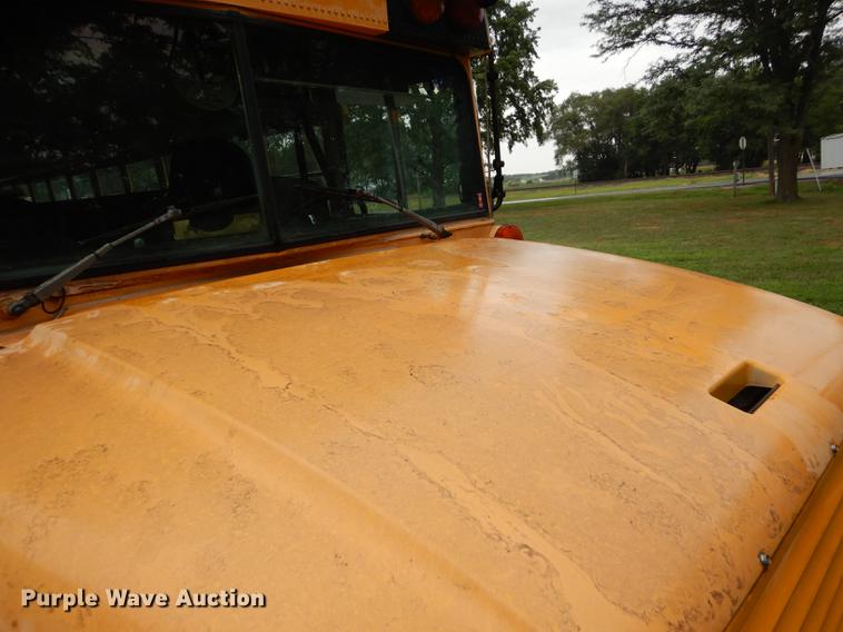 image for item DB8345 1995 International 3800 Thomas school bus