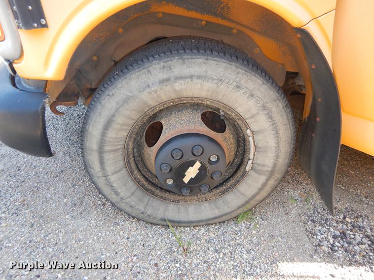 image for item DB8355 2000 Chevrolet Express G3500 school bus