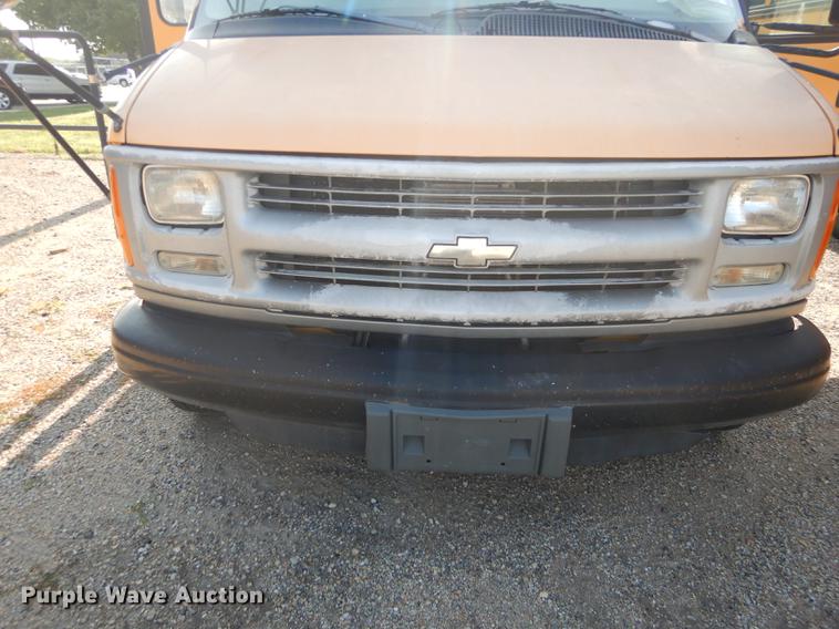 image for item DB8355 2000 Chevrolet Express G3500 school bus