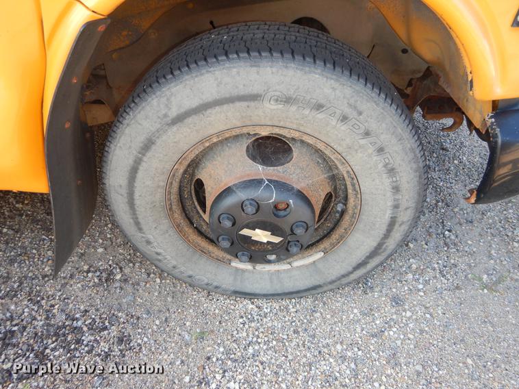 image for item DB8355 2000 Chevrolet Express G3500 school bus