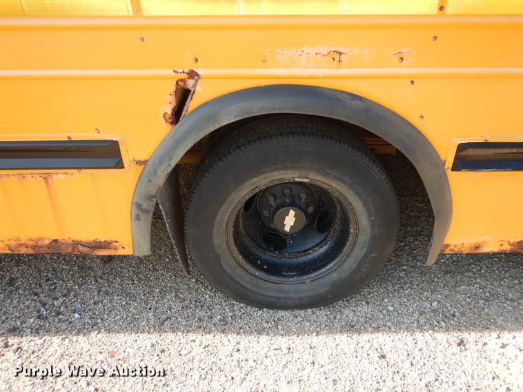 image for item DB8355 2000 Chevrolet Express G3500 school bus