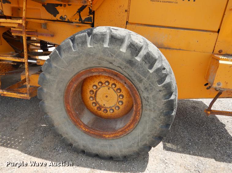 image for item DB8377 1989 John Deere 544E wheel loader