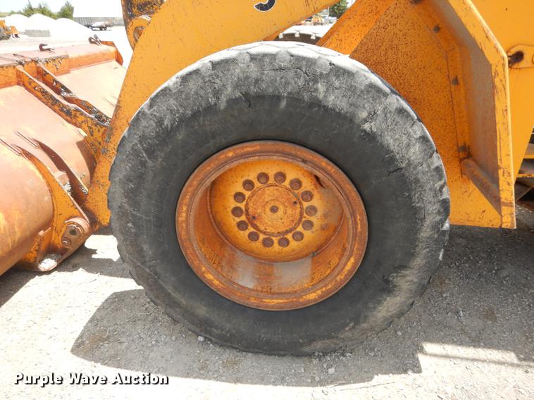 image for item DB8377 1989 John Deere 544E wheel loader