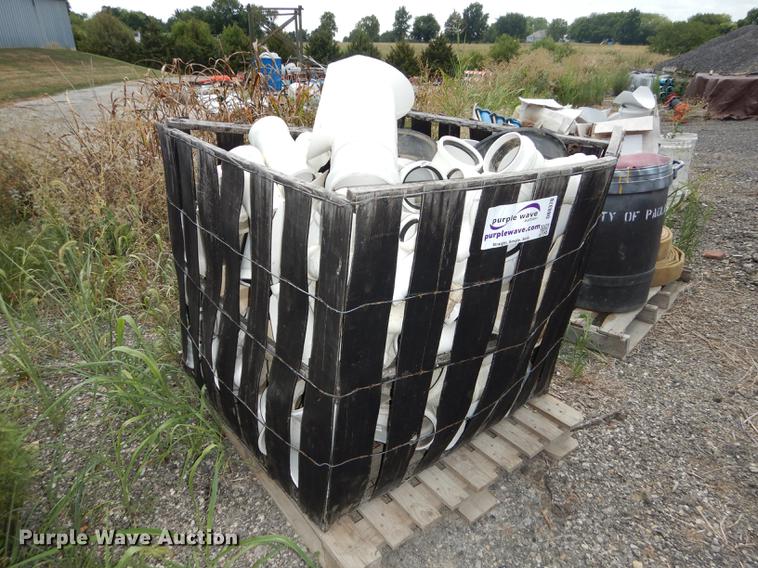 image for item DB8378 Pipe fittings, clamps, and hoses