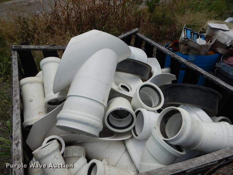 image for item DB8378 Pipe fittings, clamps, and hoses