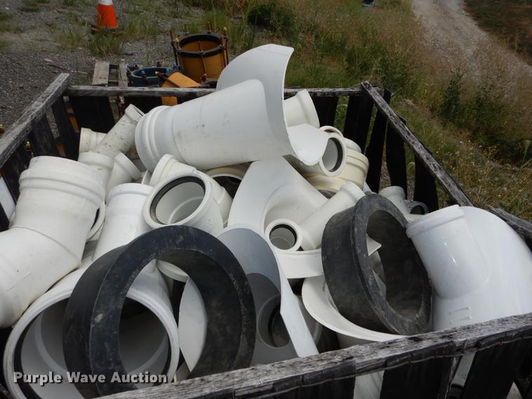 image for item DB8378 Pipe fittings, clamps, and hoses