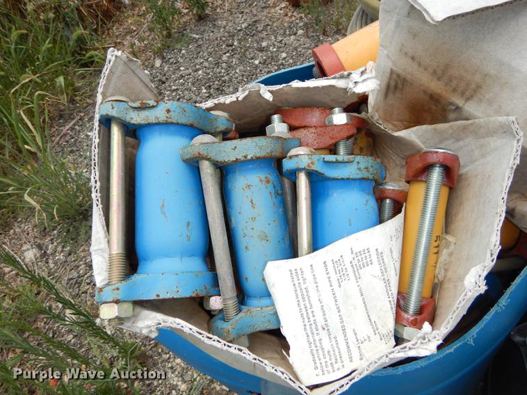 image for item DB8378 Pipe fittings, clamps, and hoses