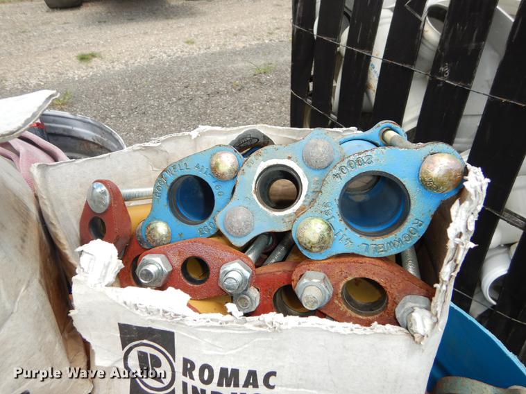 image for item DB8378 Pipe fittings, clamps, and hoses