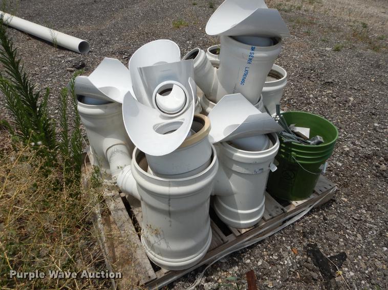 image for item DB8378 Pipe fittings, clamps, and hoses