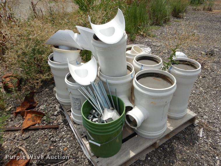 image for item DB8378 Pipe fittings, clamps, and hoses