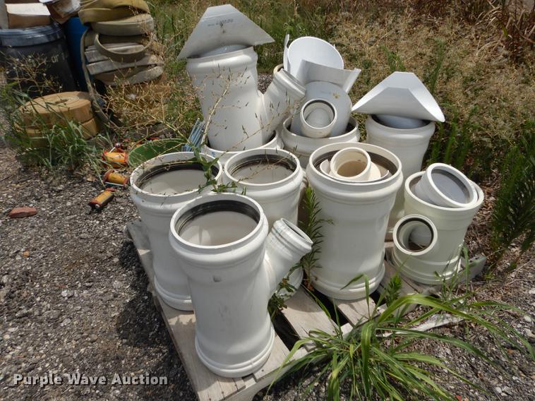 image for item DB8378 Pipe fittings, clamps, and hoses