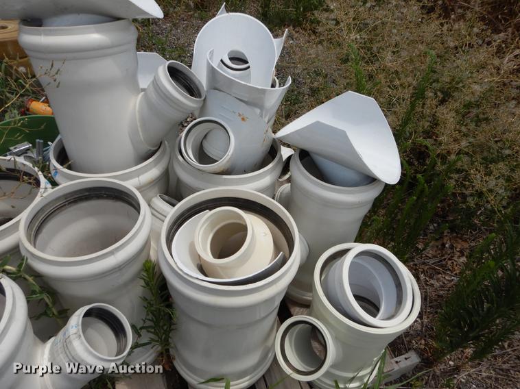 image for item DB8378 Pipe fittings, clamps, and hoses