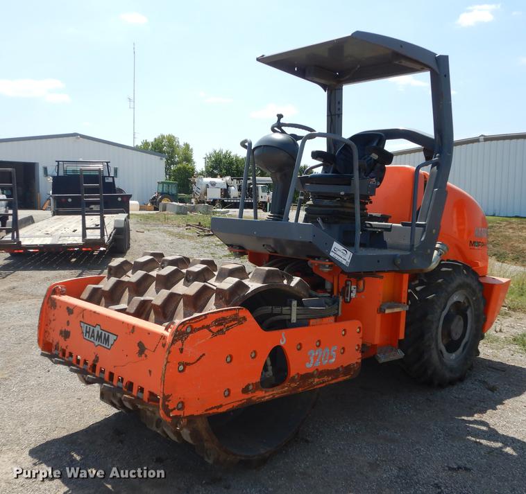 image for item DB8379 2006 Hamm 3205 roller