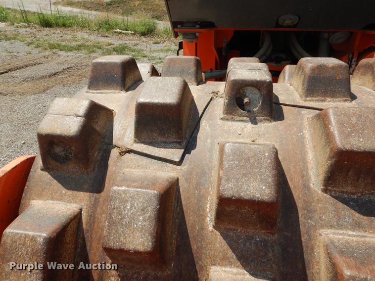 image for item DB8379 2006 Hamm 3205 roller