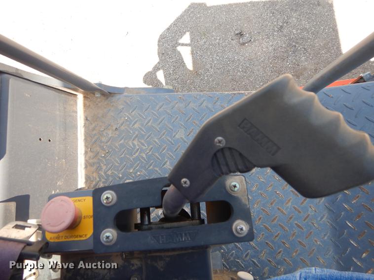 image for item DB8379 2006 Hamm 3205 roller