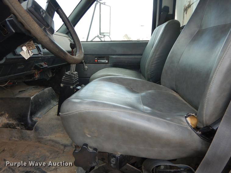 image for item DB8381 1998 Chevrolet C8500 dump truck