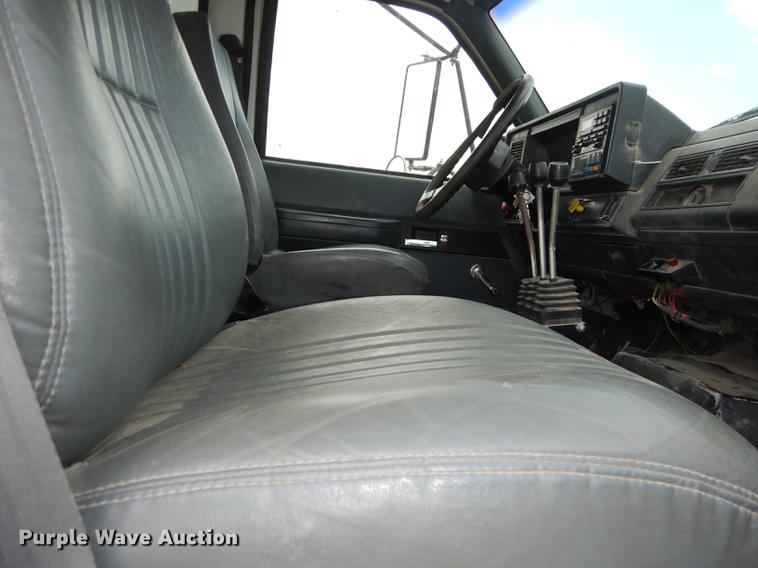 image for item DB8381 1998 Chevrolet C8500 dump truck