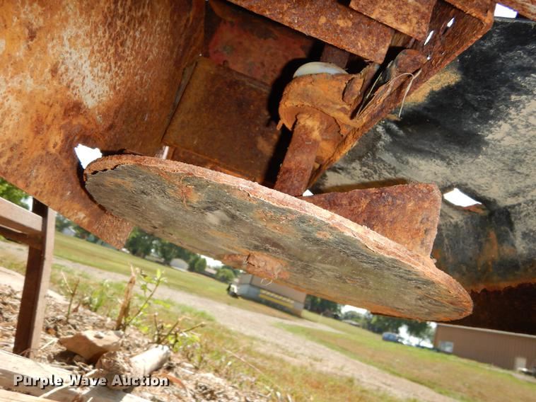 image for item DB8383 Hiniker V-box spreader