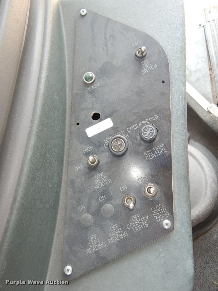 image for item DB8388 1999 Ford Econoline E450 Super Duty Eldorado shuttle bus