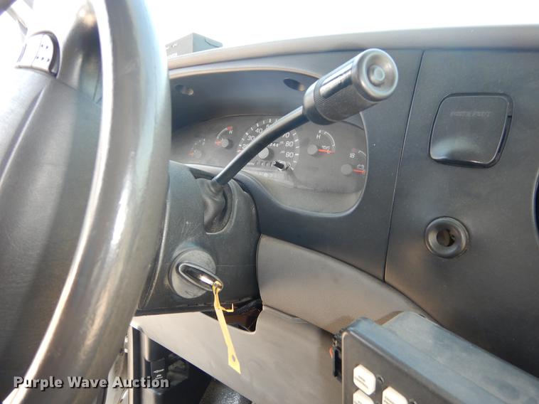 image for item DB8388 1999 Ford Econoline E450 Super Duty Eldorado shuttle bus