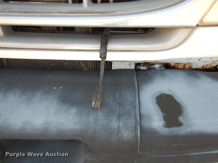 image for item DB8388 1999 Ford Econoline E450 Super Duty Eldorado shuttle bus