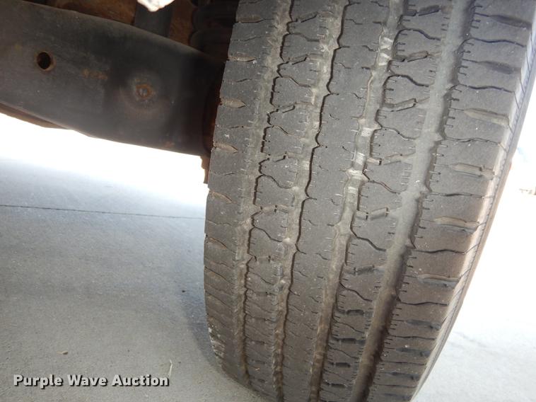 image for item DB8388 1999 Ford Econoline E450 Super Duty Eldorado shuttle bus