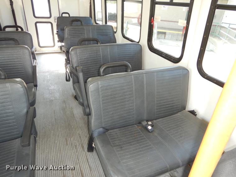 image for item DB8388 1999 Ford Econoline E450 Super Duty Eldorado shuttle bus