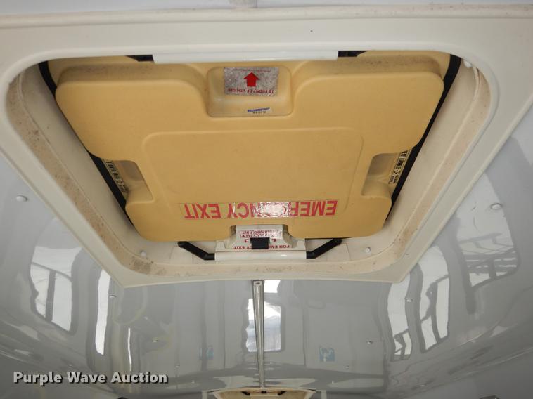 image for item DB8388 1999 Ford Econoline E450 Super Duty Eldorado shuttle bus