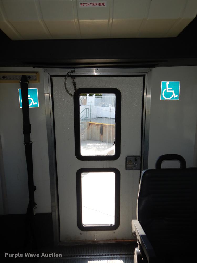 image for item DB8388 1999 Ford Econoline E450 Super Duty Eldorado shuttle bus