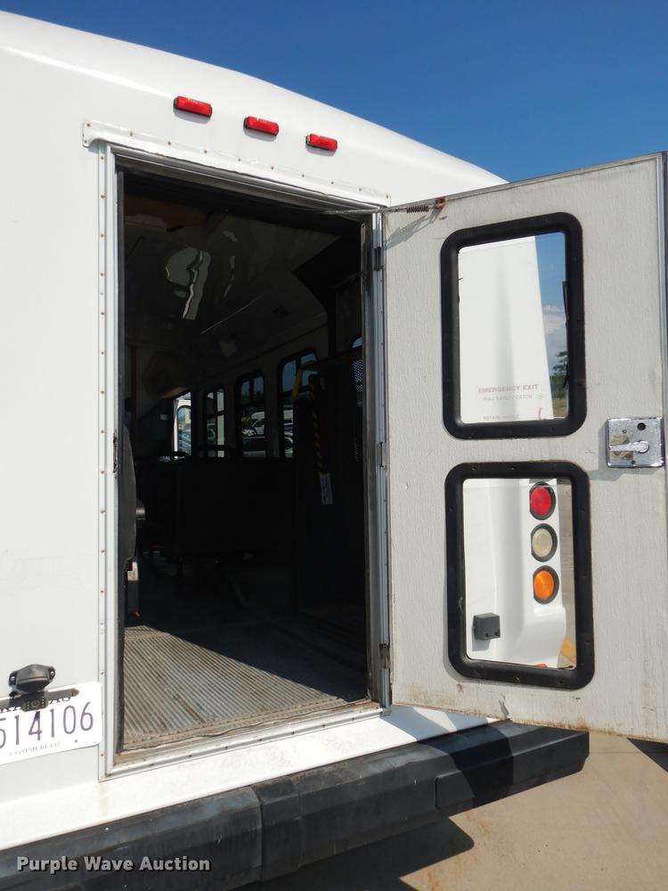 image for item DB8388 1999 Ford Econoline E450 Super Duty Eldorado shuttle bus