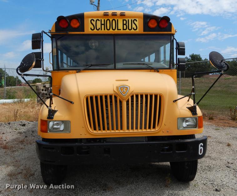 image for item DB8389 2004 International CE300 school bus