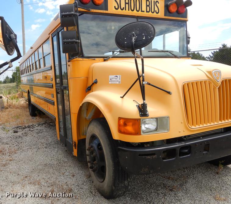 image for item DB8389 2004 International CE300 school bus