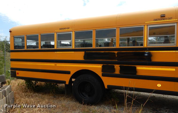 image for item DB8389 2004 International CE300 school bus