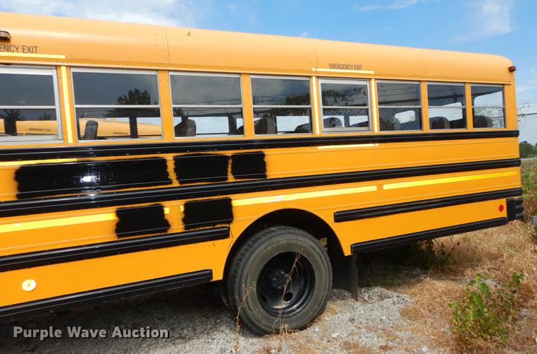 image for item DB8389 2004 International CE300 school bus