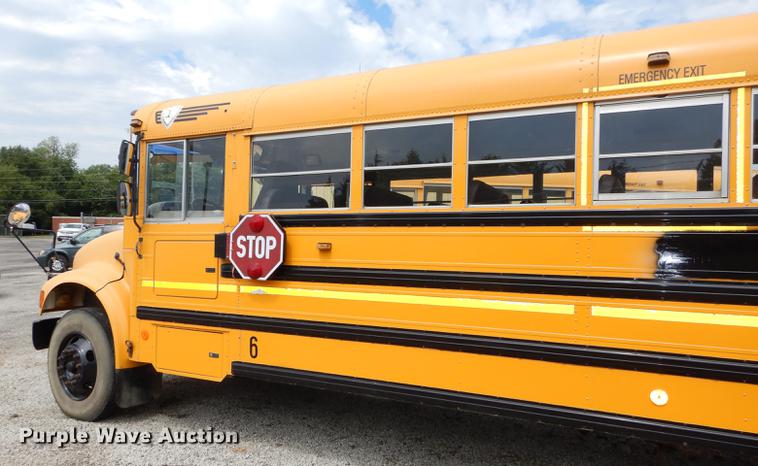 image for item DB8389 2004 International CE300 school bus