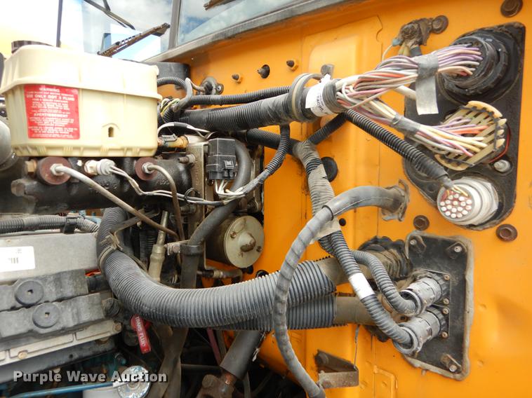 image for item DB8389 2004 International CE300 school bus