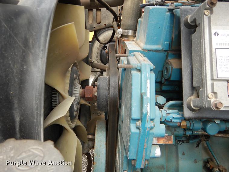 image for item DB8389 2004 International CE300 school bus