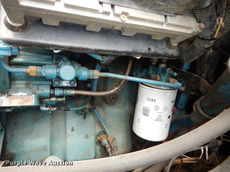 image for item DB8389 2004 International CE300 school bus