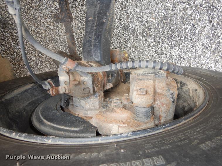 image for item DB8389 2004 International CE300 school bus