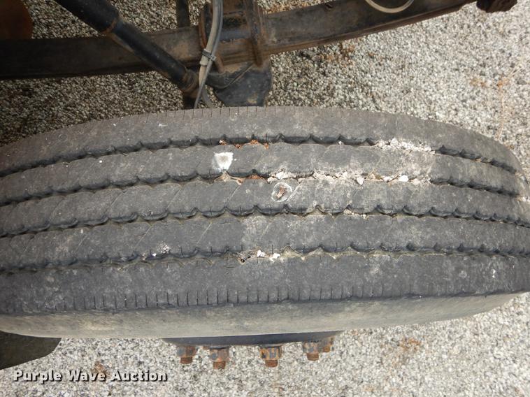 image for item DB8389 2004 International CE300 school bus