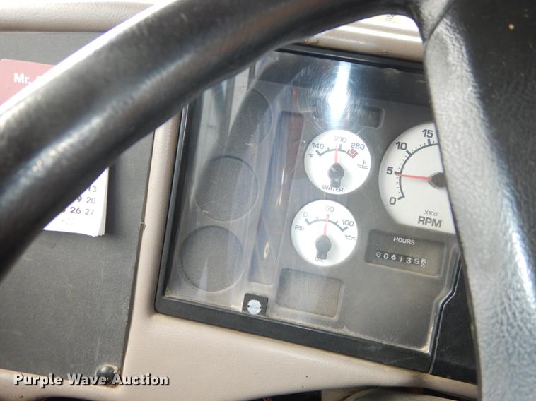 image for item DB8389 2004 International CE300 school bus